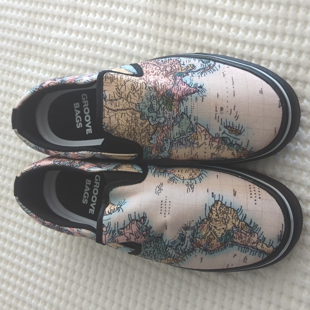 Groove Bags shoes with maps size 9W
